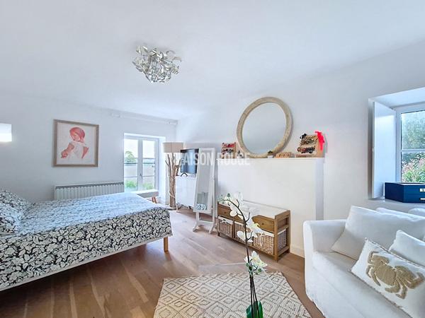 Coup de coeur à Plouër-sur-Rance : élégante maison en pierres, 5 chambres, piscine et jardin paysager - À visiter absolument !