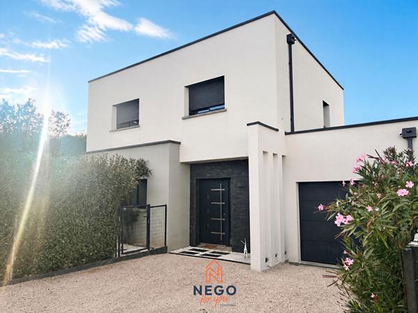 Maison contemporaine de 2021 - 132 m2 - Garage - Jardin arboré de 349 m2 Montreuil juigné