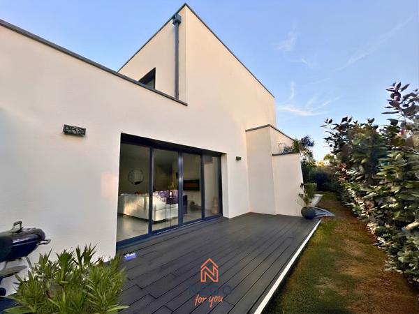 Maison contemporaine de 2021 - 132 m2 - Garage - Jardin arboré de 349 m2 Montreuil juigné