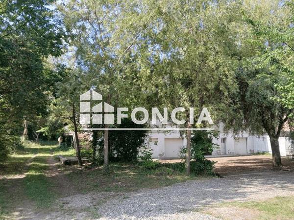 À vendre Immeuble 5370 m² - Mont-de-marsan 40000