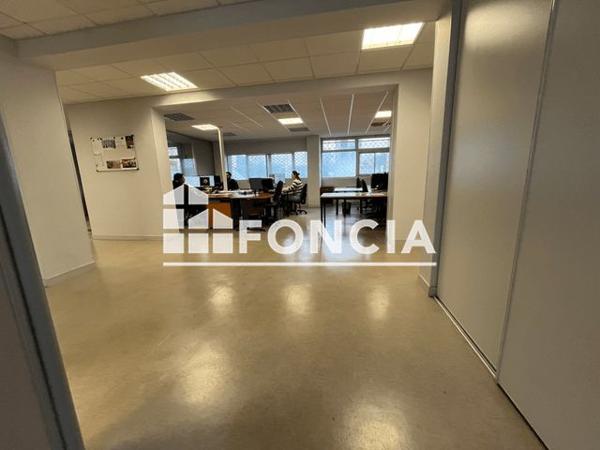 Location Local commercial 8 pièces 299.2 m² - 40 AVENUE SAINT SURIN Limoges 87000