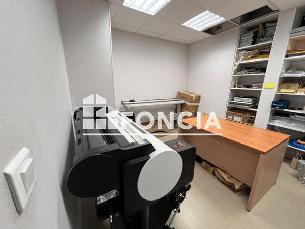 Location Local commercial 8 pièces 299.2 m² - 40 AVENUE SAINT SURIN Limoges 87000