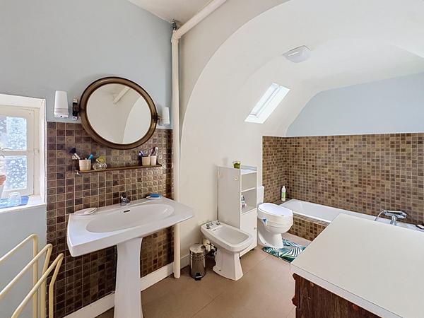 Maison ancienne Nazelles Négron 128 m²