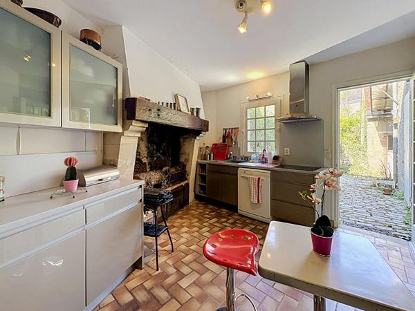 Maison ancienne Nazelles Négron 128 m²