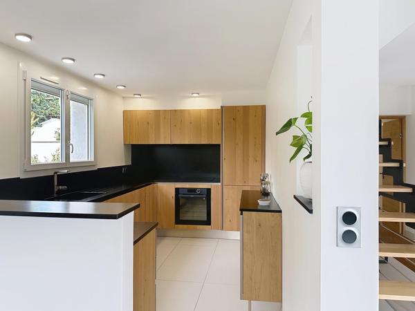 Villa rénovée avec piscine à débordement - Quartier recherché - 5 min du port et des commerces