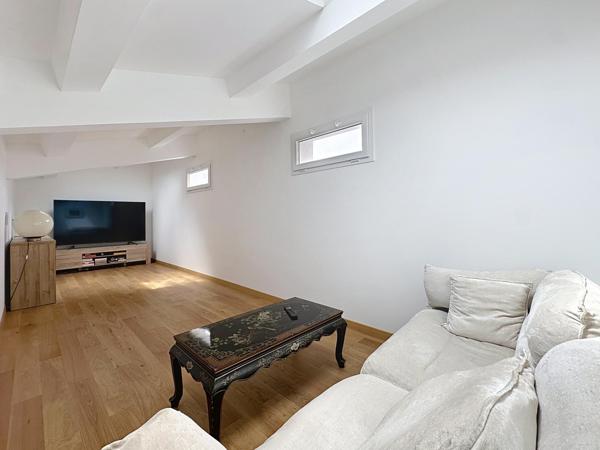 Villa rénovée avec piscine à débordement - Quartier recherché - 5 min du port et des commerces