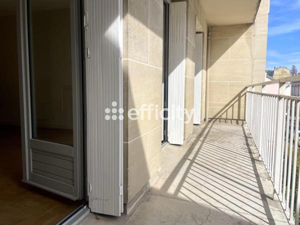 Appartement
         4 pièces
        - 105 m² 690 000 € *