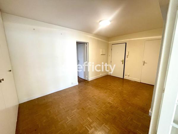 Appartement
         4 pièces
        - 105 m² 690 000 € *