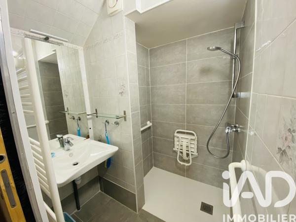 Maison à vendre 5 pièces 151 m² Saint-Barthélemy-d'Anjou