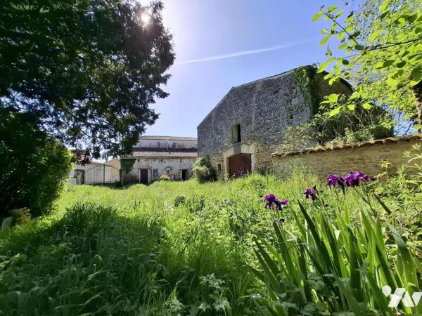 Belle maison de Maître à rénover à BRIZAMBOURG avec beaucoup de dépendances sur 4143m² de terrain 