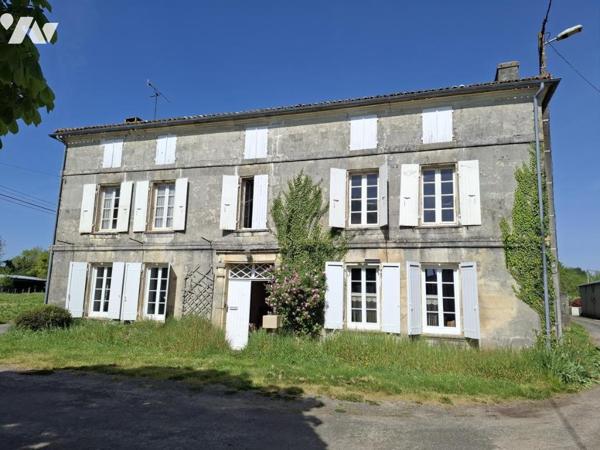 Belle maison de Maître à rénover à BRIZAMBOURG avec beaucoup de dépendances sur 4143m² de terrain 