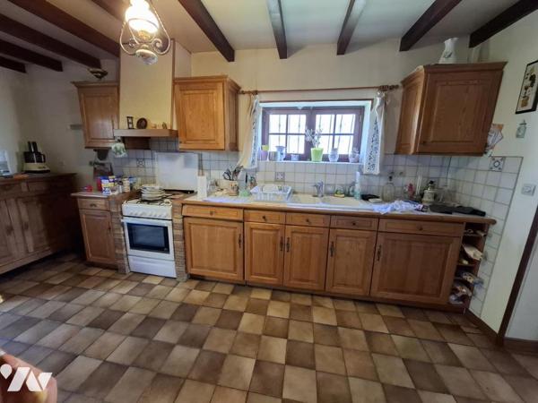 Belle maison de Maître à rénover à BRIZAMBOURG avec beaucoup de dépendances sur 4143m² de terrain 