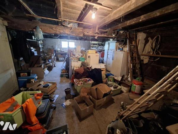 Belle maison de Maître à rénover à BRIZAMBOURG avec beaucoup de dépendances sur 4143m² de terrain 