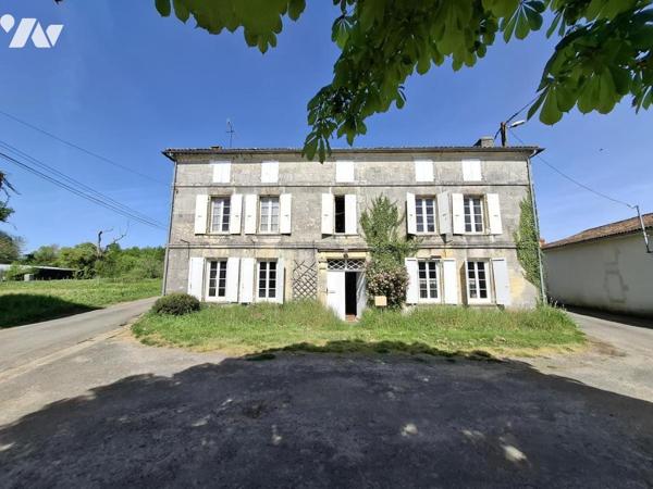 Belle maison de Maître à rénover à BRIZAMBOURG avec beaucoup de dépendances sur 4143m² de terrain 