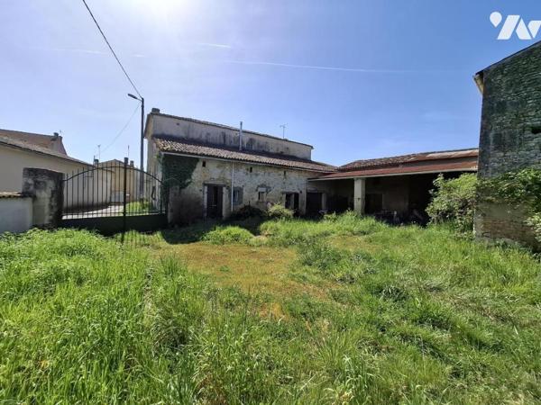 Belle maison de Maître à rénover à BRIZAMBOURG avec beaucoup de dépendances sur 4143m² de terrain 