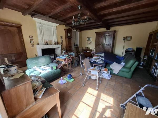 Belle maison de Maître à rénover à BRIZAMBOURG avec beaucoup de dépendances sur 4143m² de terrain 