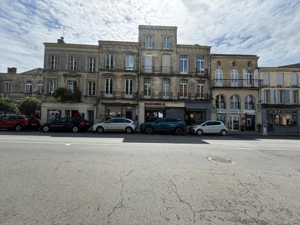 A Blaye Appartement de 114 m2 de caractère du XIX siècle avec locataire en place
