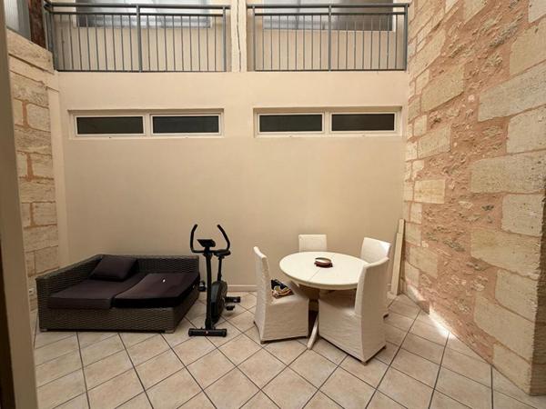 A Blaye Appartement de 114 m2 de caractère du XIX siècle avec locataire en place