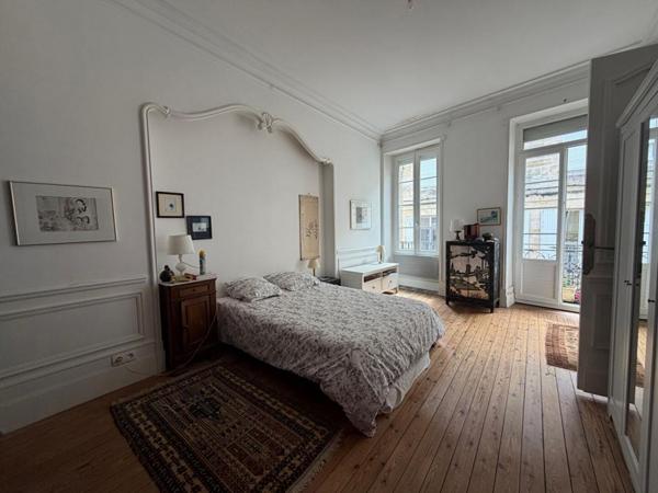 A Blaye Appartement de 114 m2 de caractère du XIX siècle avec locataire en place