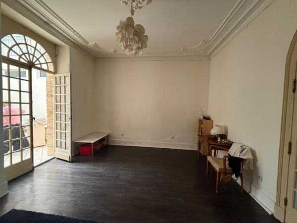 A Blaye Appartement de 114 m2 de caractère du XIX siècle avec locataire en place