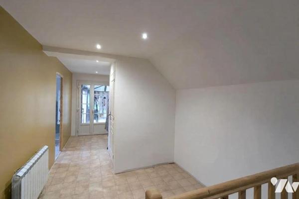 Maison à VENDRE - ARCISSES (28400) Margon - A 4MIN DE NOGENT-LE-ROTROU

Dans un environnement...