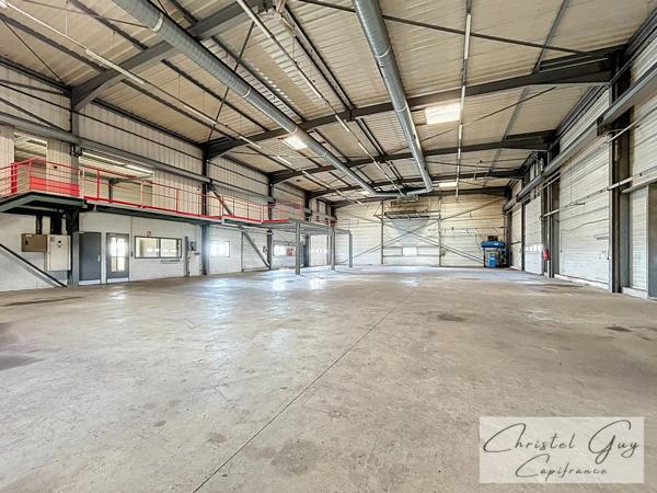 Local/bureau/Entrepôt à vendre SAINT PATERNE RACAN (37), 30 minutes de Tours