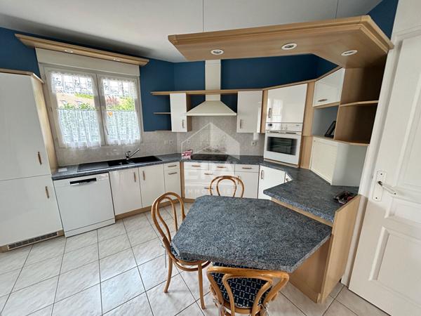 Maison  d'architecte Rouillon 5 chambres et sous-sol complet