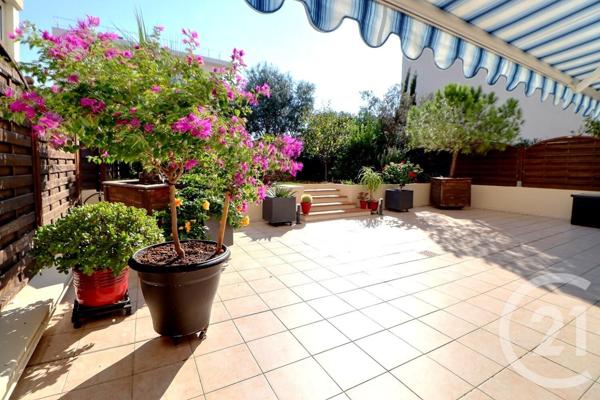 Appartement F4 à vendre  4 pièces - 100 m2 FREJUS - 83