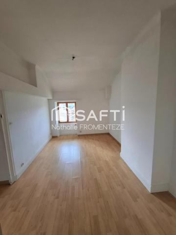 Vue et l'emplacement parking