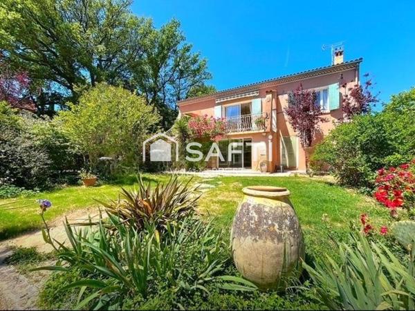 Maison individuelle, provençale- Terrain de 2300m2