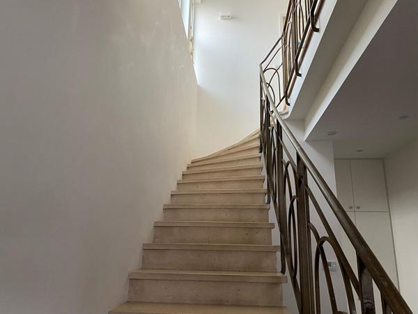 Vente
                Maison127 m² - 4 Pièces -
                    ROYAN (17200)