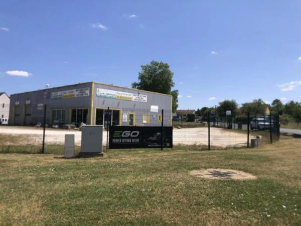Local d'activité avec fort potentiel à SAINT GEORGES SUR CHER (41)