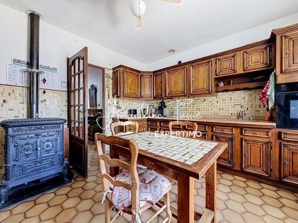 Une maison qui sort de l’ordinaire à Saint-Georges-de-Luzençon
