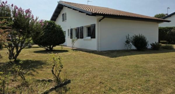 Maison Arcangues limite BIARRITZ LES DOCS
