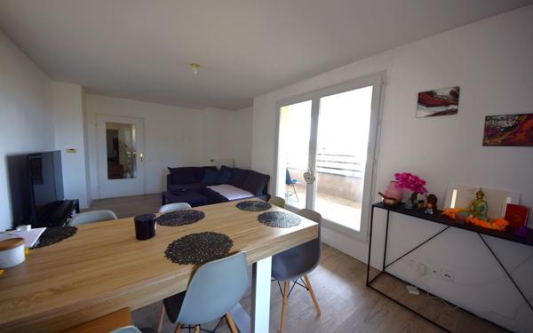 Appartement à vendre    3 pièces •  Saint-Pierre-du-Perray