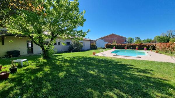 Maison 8 pièces 190M² Merignac les Eyquems terrain 3462 m2