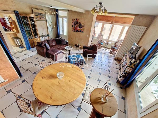 BELLE FAMILIALE pyrénéenne en pierre. 300 m des commerces !