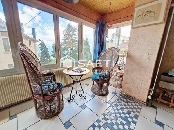 BELLE FAMILIALE pyrénéenne en pierre. 300 m des commerces !