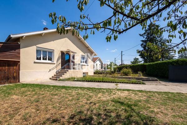 Maison traditionnelle 4 pièces sur sous-sol complet