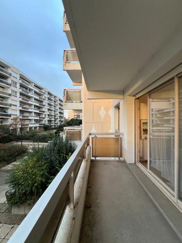 A LOUER Angers T2 47.68 m² (CHAUFFAGE ET EAU INCLUS + STATIONNEMENT PARKING PRIVE)