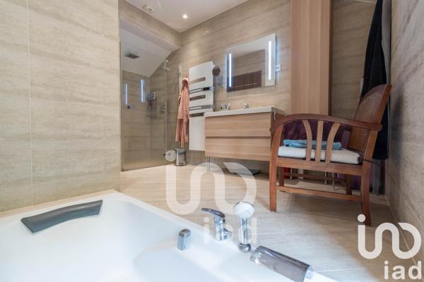 Maison à vendre 8 pièces 216 m² Longuesse