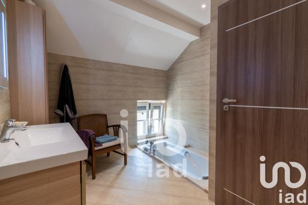 Maison à vendre 8 pièces 216 m² Longuesse