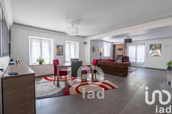 Maison à vendre 8 pièces 216 m² Longuesse