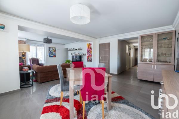 Maison à vendre 8 pièces 216 m² Longuesse