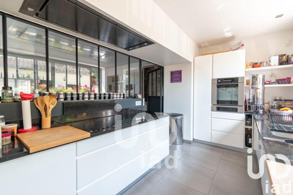 Maison à vendre 8 pièces 216 m² Longuesse