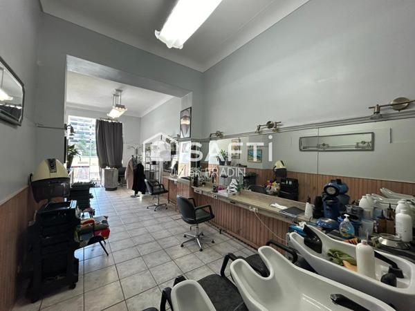 Fonds de commerce coiffure 30 m² - Nantes Centre - Château des Ducs de Bretagne