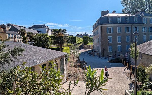 Appartement à vendre    2 pièces • 63,87 m2 Pau