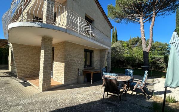 Maison à vendre    6 pièces • 120 m2 Vaison-la-Romaine