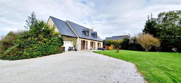 RARE à la vente!!!A SAINT LÔ, Pavillon de standing rénové • 4 chambres • Jardin 1 400 m² • Géothermie – Calme absolu – CLASSE ENERGIE B