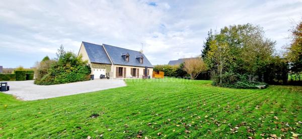 RARE à la vente!!!A SAINT LÔ, Pavillon de standing rénové • 4 chambres • Jardin 1 400 m² • Géothermie – Calme absolu – CLASSE ENERGIE B